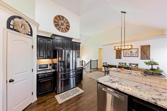 904 NW 110th Terrace, Kansas City, MO 64155