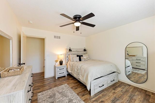 904 NW 110th Terrace, Kansas City, MO 64155