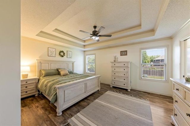 904 NW 110th Terrace, Kansas City, MO 64155