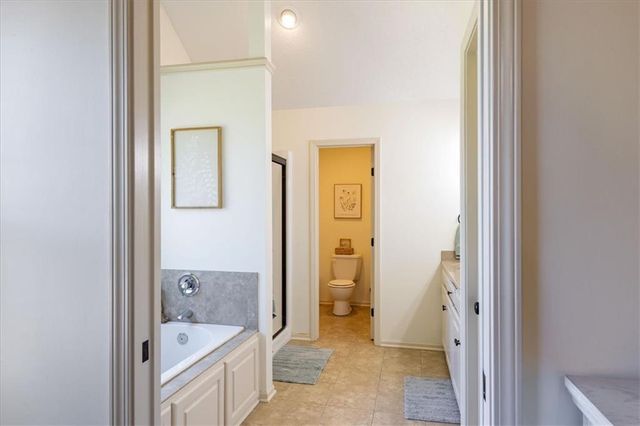 904 NW 110th Terrace, Kansas City, MO 64155