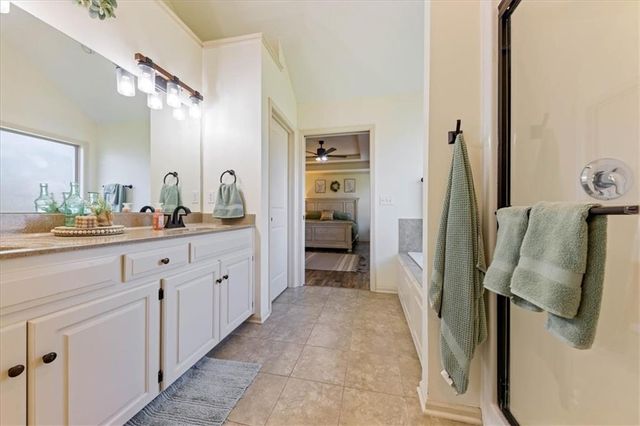 904 NW 110th Terrace, Kansas City, MO 64155