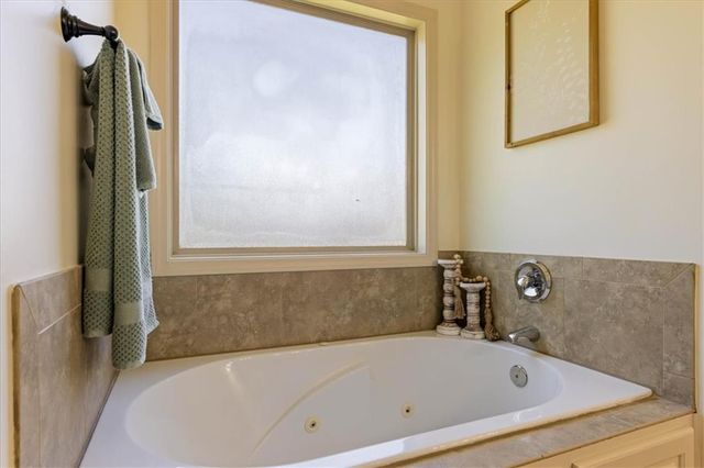 904 NW 110th Terrace, Kansas City, MO 64155