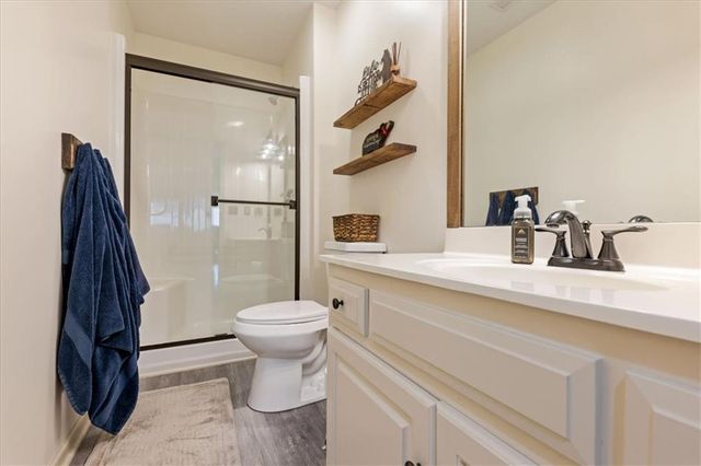904 NW 110th Terrace, Kansas City, MO 64155