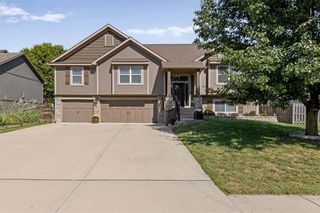 904 NW 110th Terrace, Kansas City, MO 64155