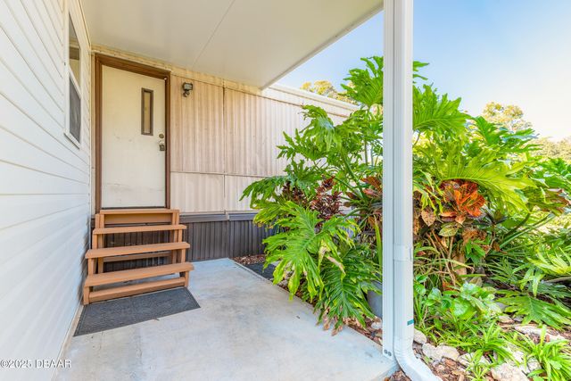 1051 Green Acres Circle N, South Daytona, FL 32119