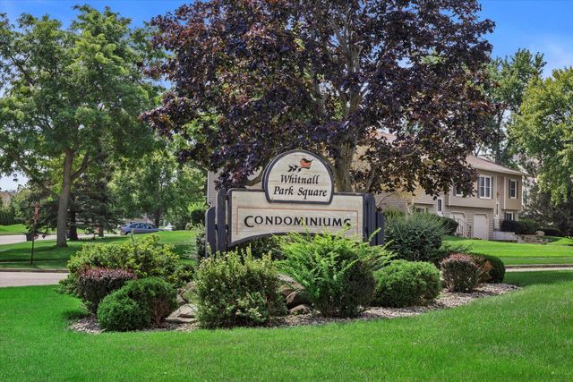 10340 W Parkwood DRIVE, Franklin, WI 53132