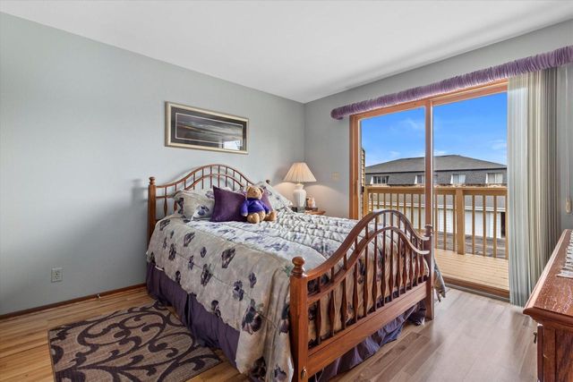10340 W Parkwood DRIVE, Franklin, WI 53132