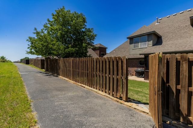 4705 Willowridge Way, Rogers, AR 72758