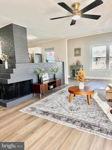 23 TAMARACK LN, Levittown, PA 19054