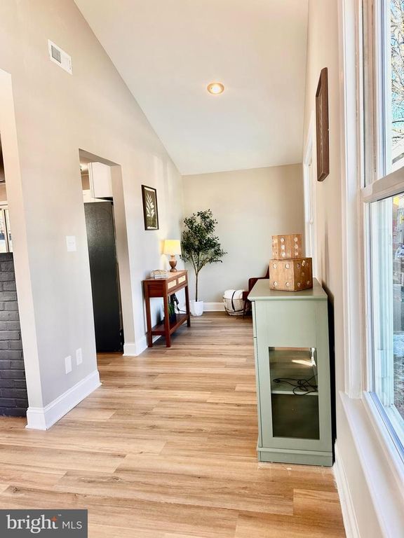 Image 18 of property listing at 23 TAMARACK LN, Levittown, PA 19054