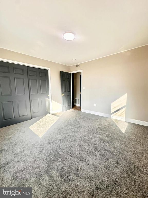 Image 22 of property listing at 23 TAMARACK LN, Levittown, PA 19054