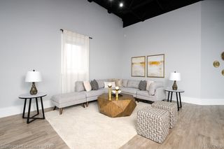 32686 Woodward Avenue E, Royal Oak, MI 48073
