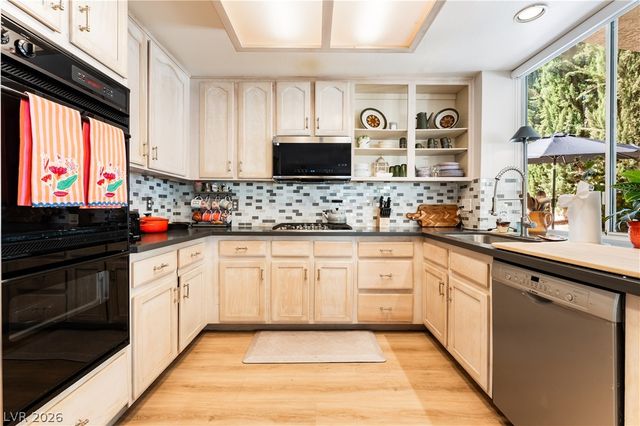 2421 Ivy Garden Court, Las Vegas, NV 89134