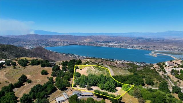 34561 S Main Divide, Lake Elsinore, CA 92530