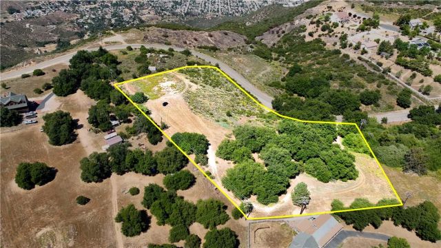 34561 S Main Divide, Lake Elsinore, CA 92530
