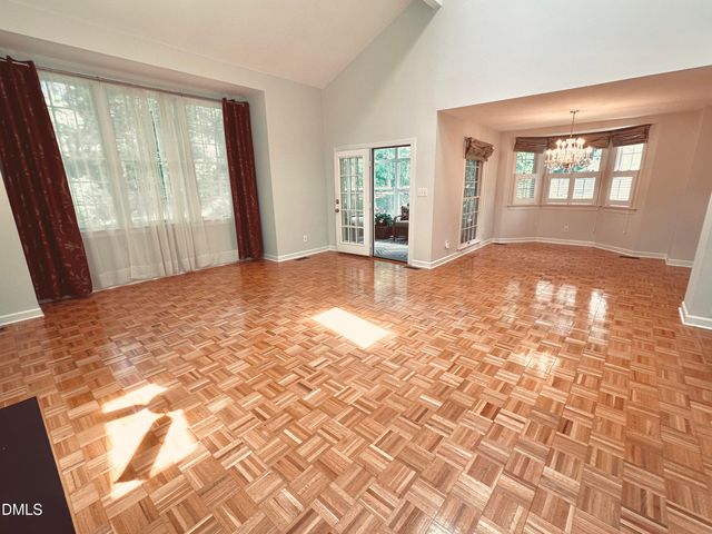 438 Crossvine Close, Pittsboro, NC 27312