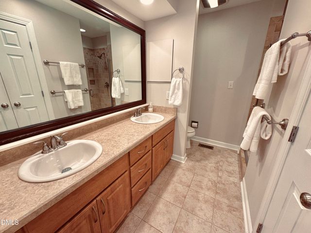 438 Crossvine Close, Pittsboro, NC 27312