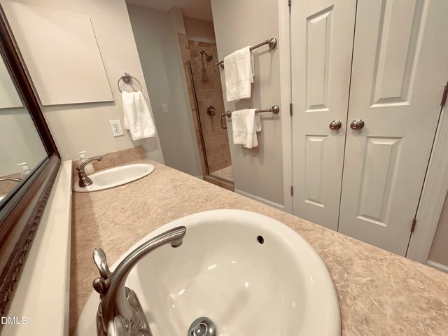 438 Crossvine Close, Pittsboro, NC 27312