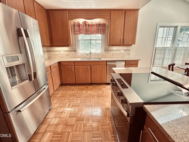 438 Crossvine Close, Pittsboro, NC 27312