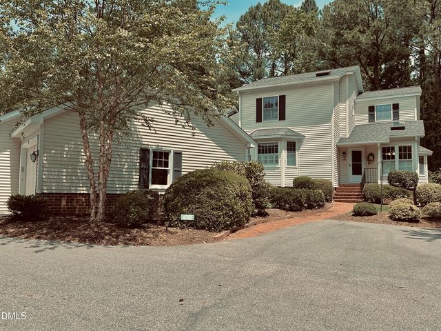 438 Crossvine Close, Pittsboro, NC 27312