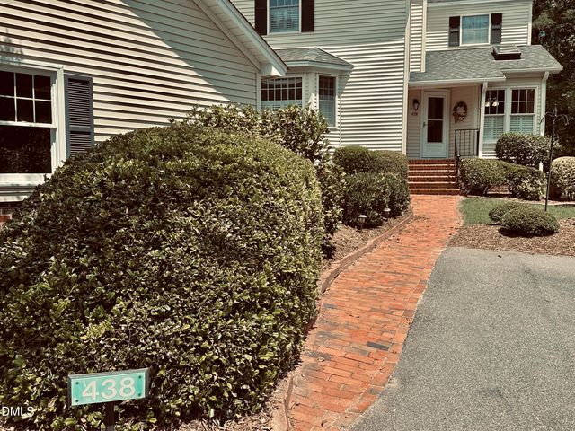 438 Crossvine Close, Pittsboro, NC 27312