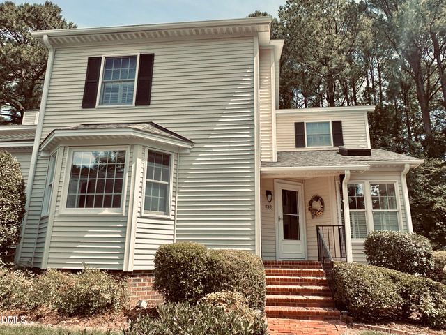 438 Crossvine Close, Pittsboro, NC 27312