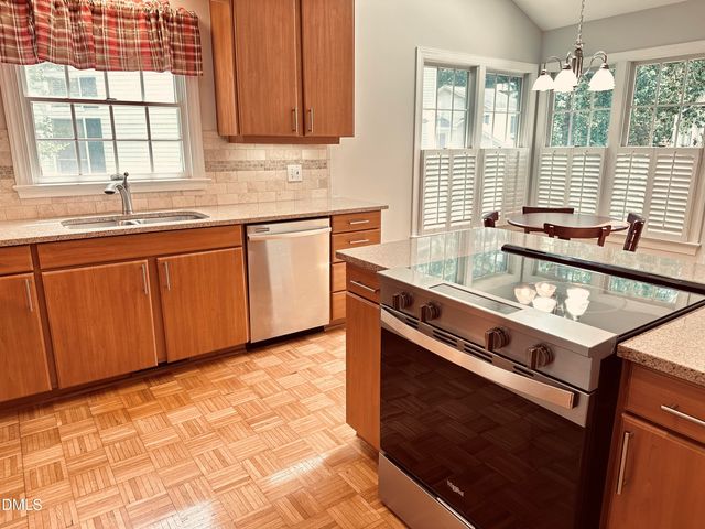 438 Crossvine Close, Pittsboro, NC 27312
