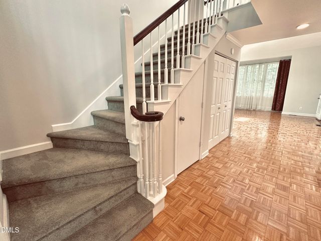 438 Crossvine Close, Pittsboro, NC 27312