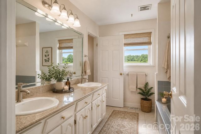 5305 Icard Ridge Road, Hickory, NC 28601
