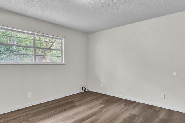 1000 Nelwyn Ave, Gladewater, TX 75647