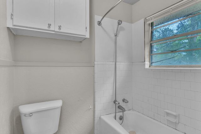 1000 Nelwyn Ave, Gladewater, TX 75647