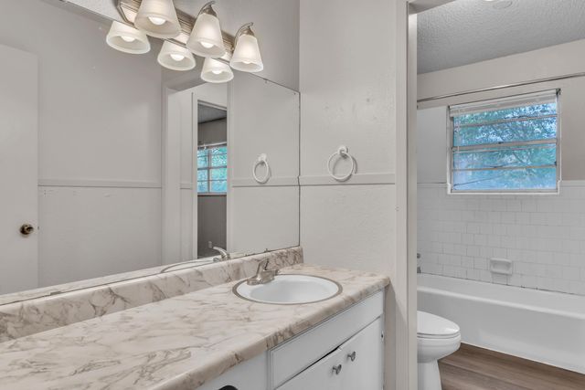 1000 Nelwyn Ave, Gladewater, TX 75647