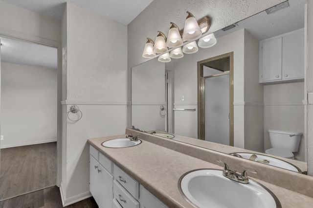 1000 Nelwyn Ave, Gladewater, TX 75647