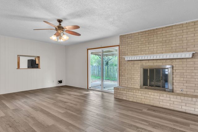 1000 Nelwyn Ave, Gladewater, TX 75647