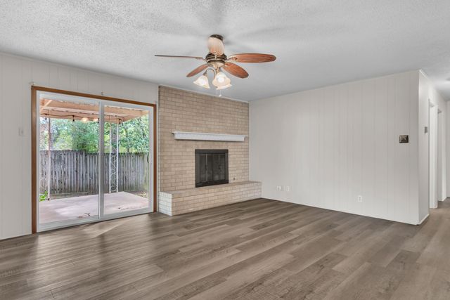 1000 Nelwyn Ave, Gladewater, TX 75647