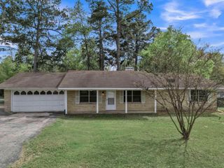 1000 Nelwyn Ave, Gladewater, TX 75647