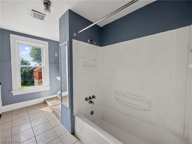 513 Rentschler Street, Akron, OH 44304