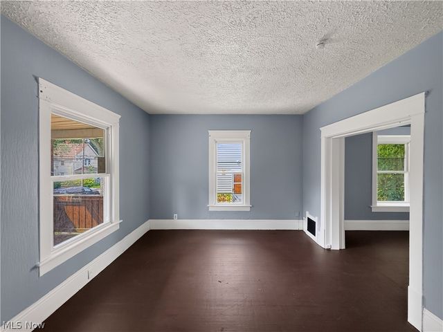 513 Rentschler Street, Akron, OH 44304