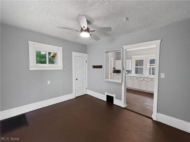 513 Rentschler Street, Akron, OH 44304