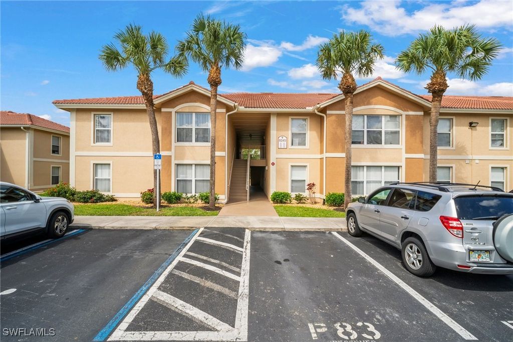 8245 Ibis Club Drive DR 401, Naples, FL 34104