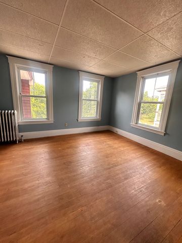 144 Elm St 3, Worcester, MA 01609