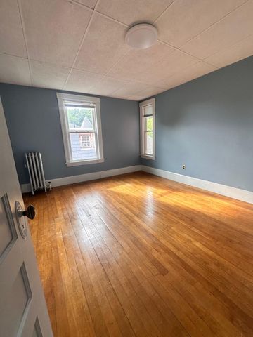 144 Elm St 3, Worcester, MA 01609