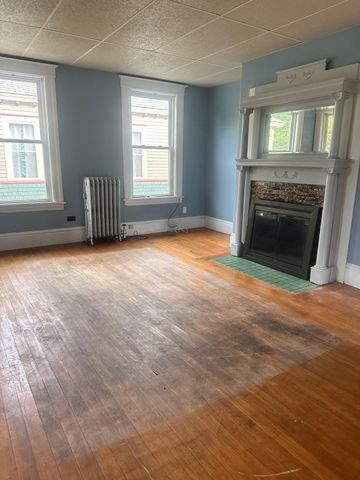 144 Elm St 3, Worcester, MA 01609