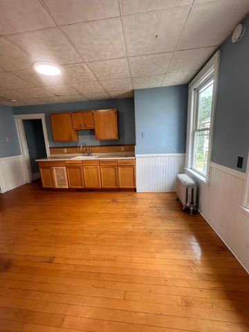 144 Elm St 3, Worcester, MA 01609