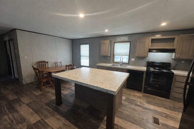 114 Plantation Drive, Gun Barrel City, TX 75156