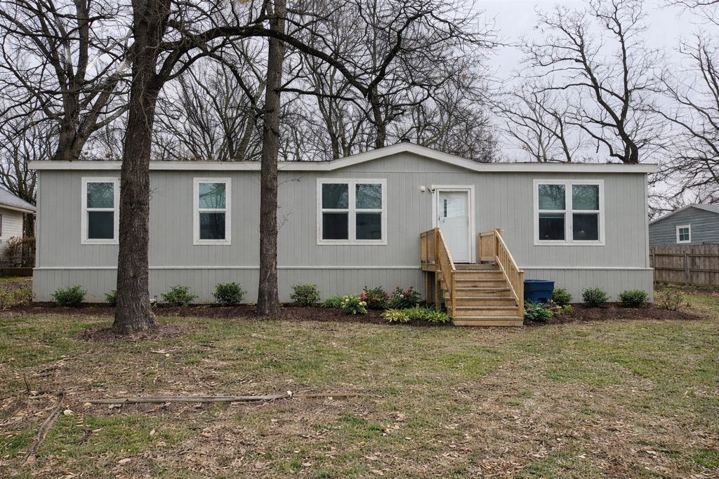 114 Plantation Drive, Gun Barrel City, TX 75156