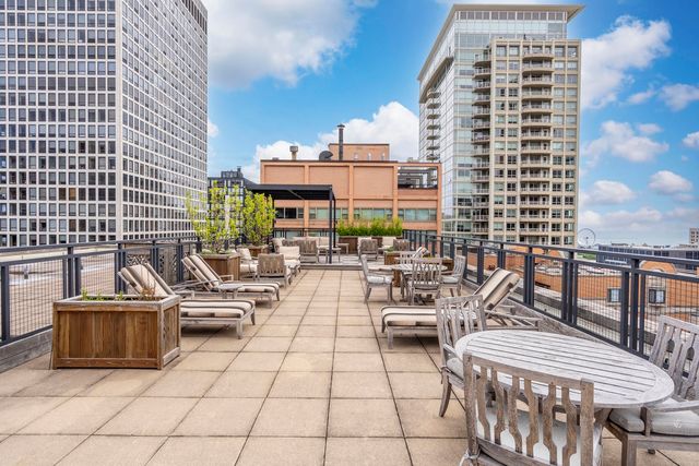 850 N Dewitt Place 9AC, Chicago, IL 60611