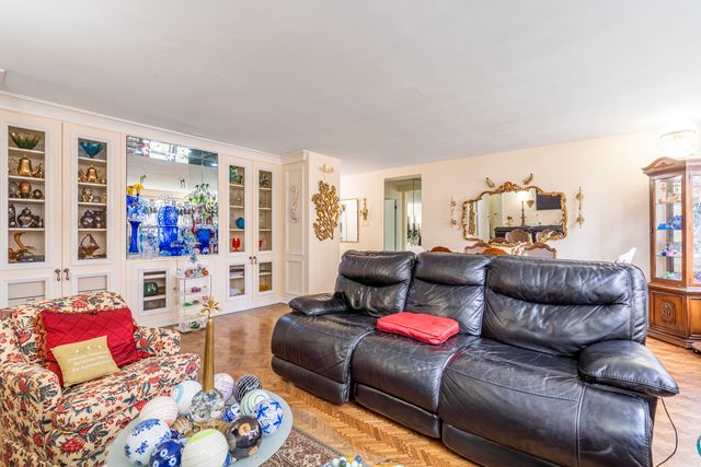 850 N Dewitt Place 9AC, Chicago, IL 60611