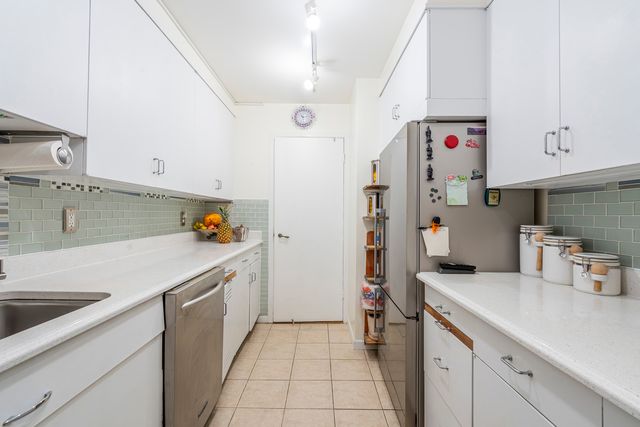 850 N Dewitt Place 9AC, Chicago, IL 60611