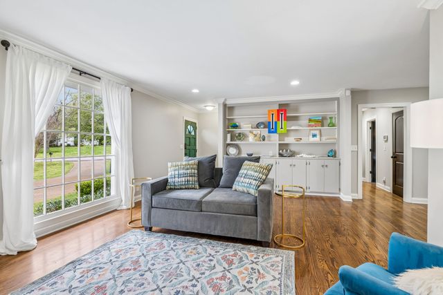 9021 Forest Lawn Dr, Brentwood, TN 37027